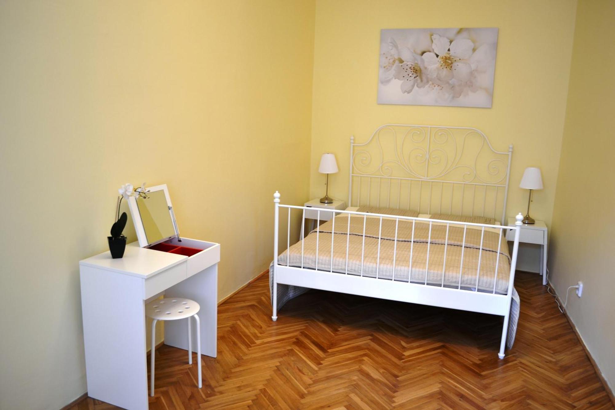 Sunflower 2Bdr Flat By Ruterra Prag Dış mekan fotoğraf